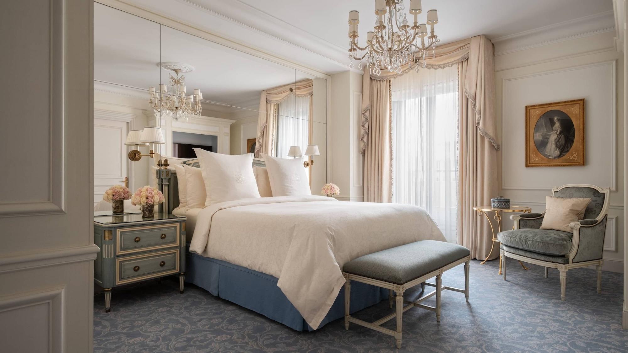 Four Seasons Hotel George V Париж Екстериор снимка