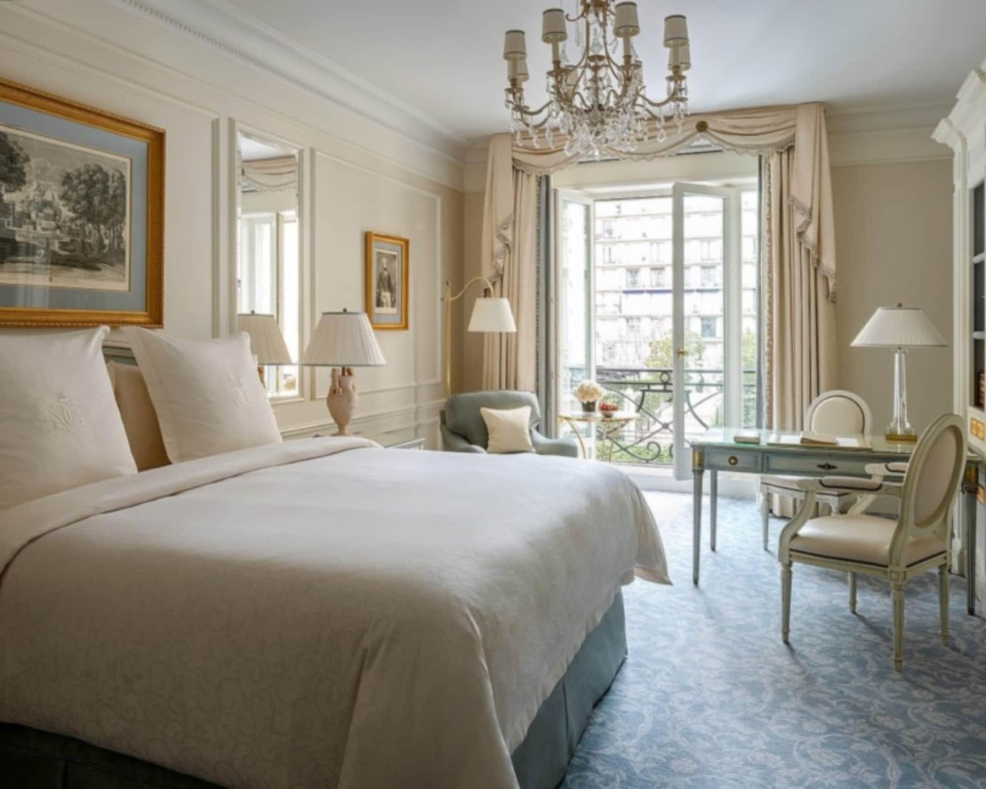 Four Seasons Hotel George V Париж Екстериор снимка