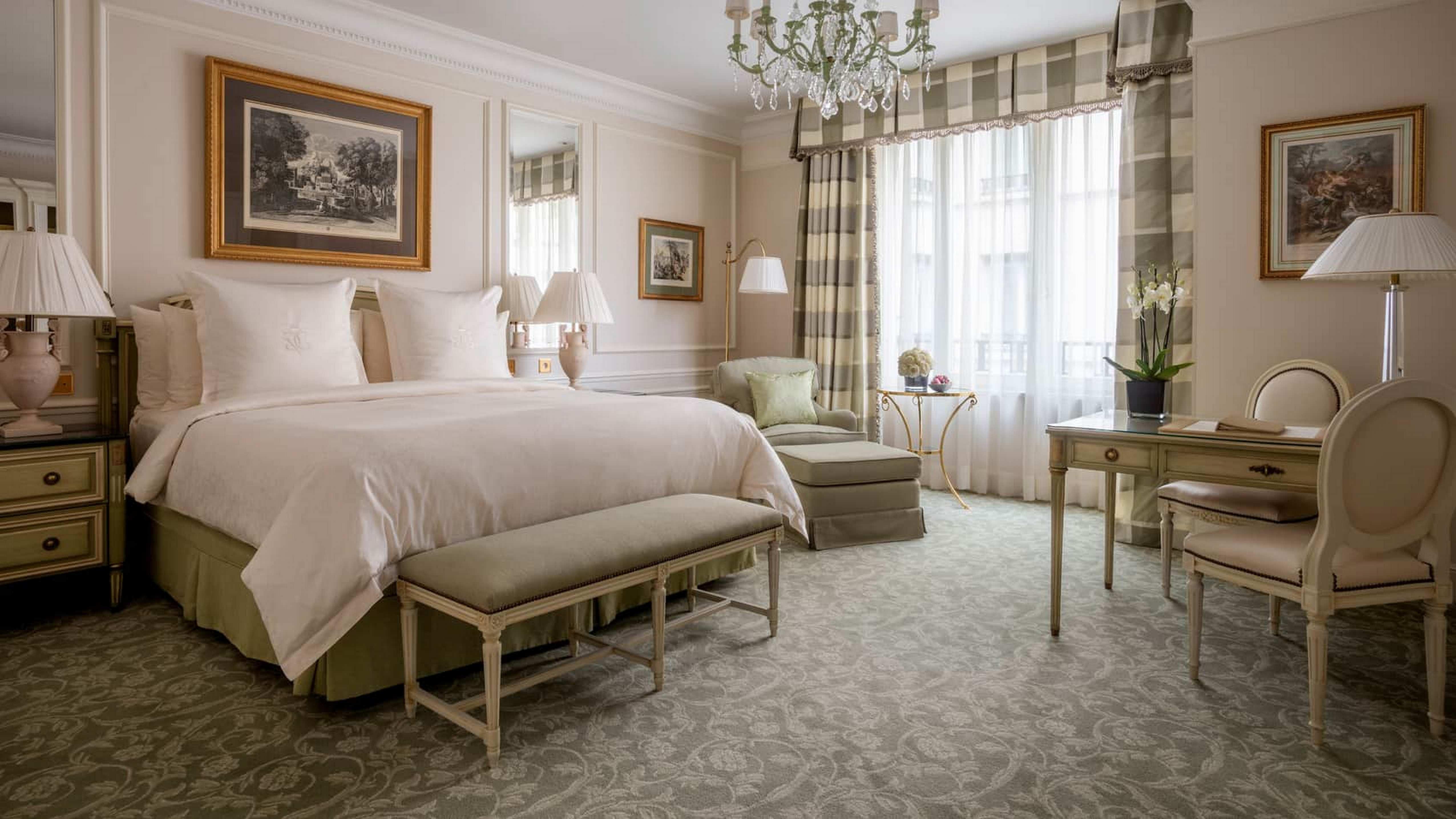 Four Seasons Hotel George V Париж Екстериор снимка