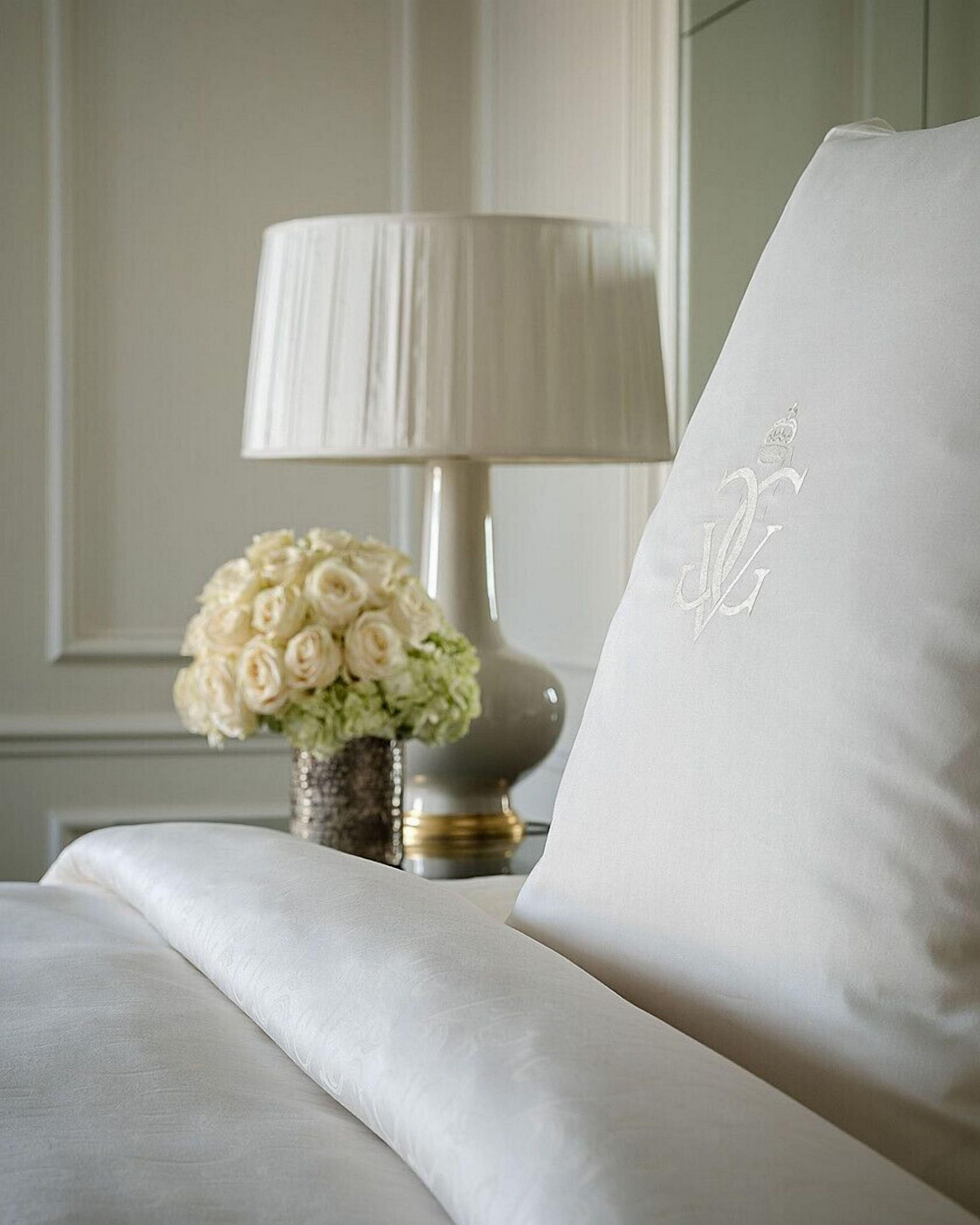 Four Seasons Hotel George V Париж Екстериор снимка