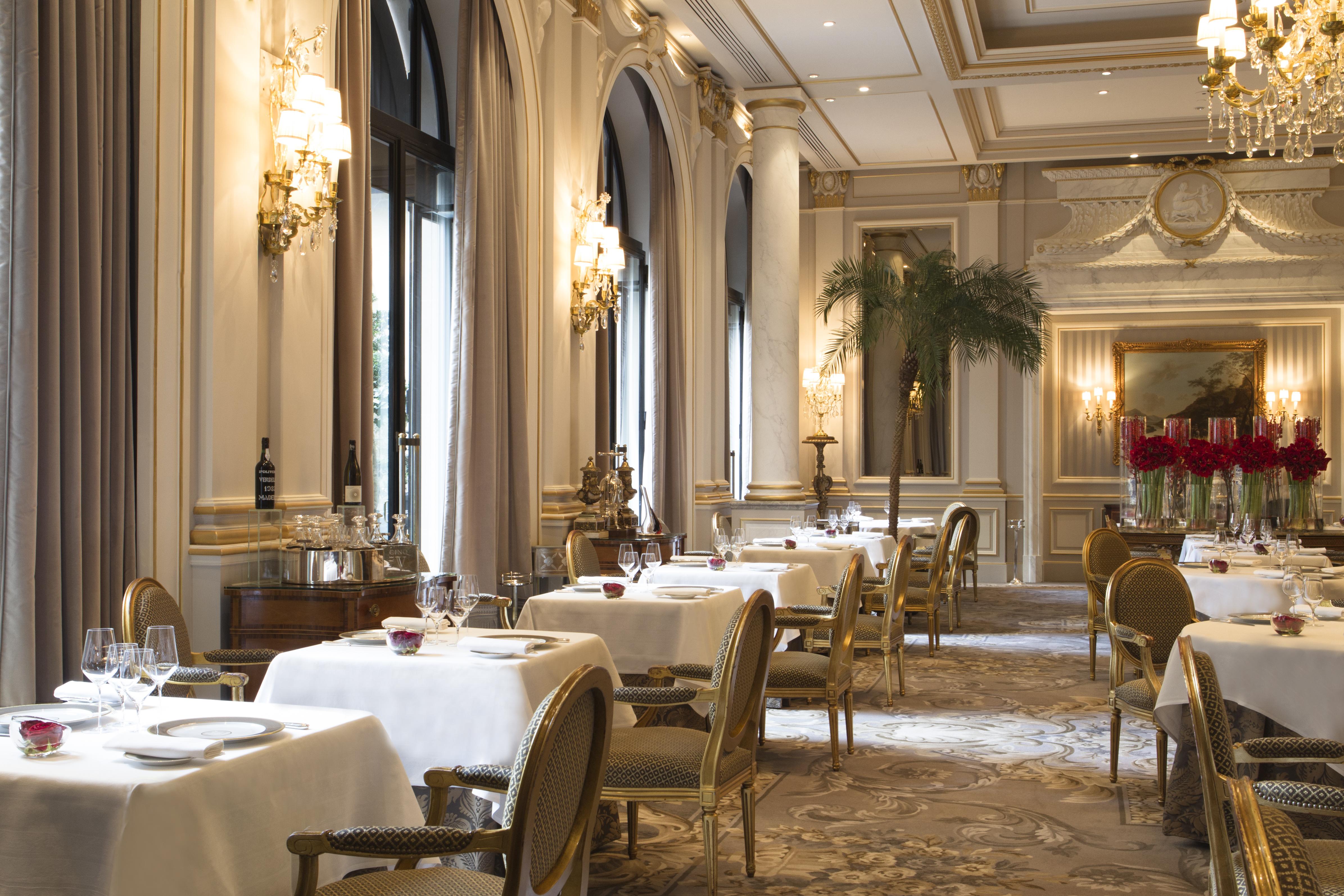 Four Seasons Hotel George V Париж Екстериор снимка