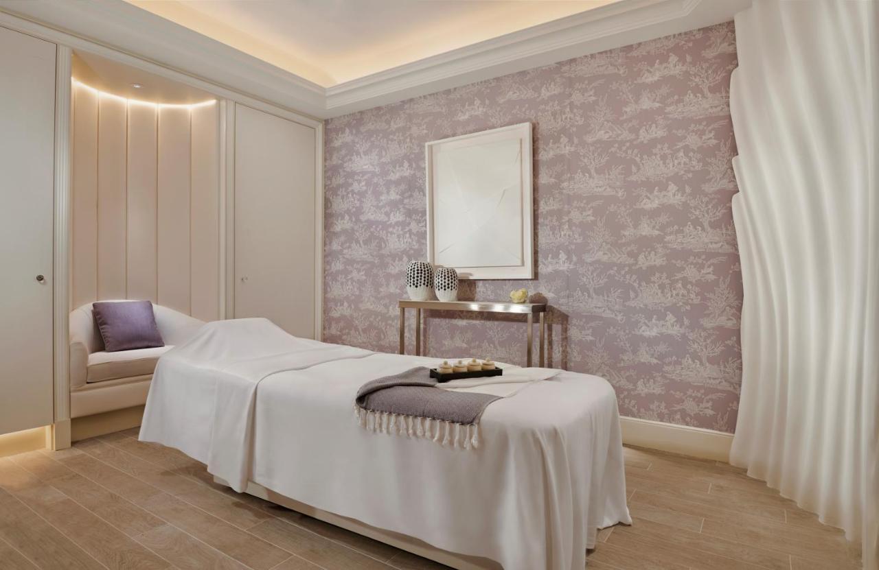 Four Seasons Hotel George V Париж Екстериор снимка
