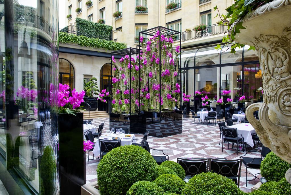 Four Seasons Hotel George V Париж Екстериор снимка