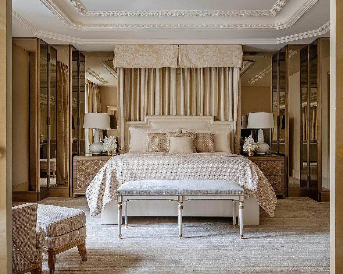Four Seasons Hotel George V Париж Екстериор снимка