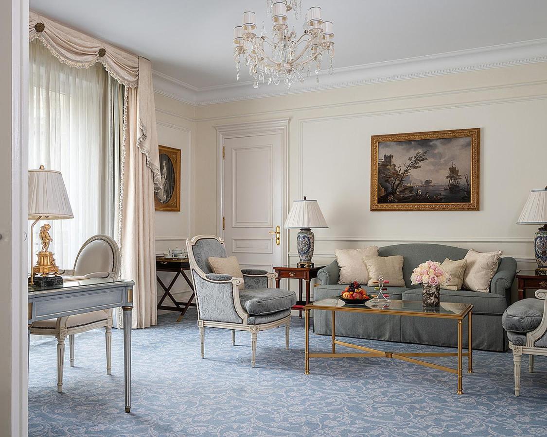 Four Seasons Hotel George V Париж Екстериор снимка